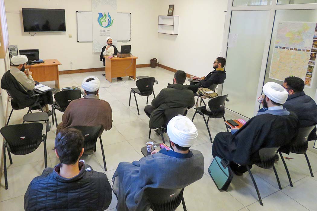 نشست صمیمانه ریاست موسسه المرتضی با برادران دانش‌پژوه