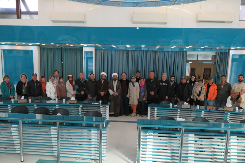 نشست اسلام شناسی با حضور گردشگران کشور چین در موسسه بین المللی المرتضی علیه السلام برگزار شد