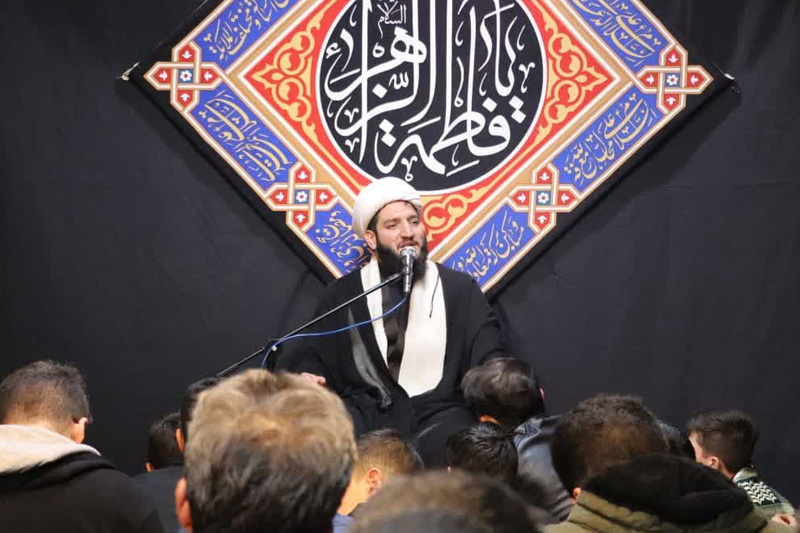 نوجوانان سید مرکز سلاله در سوگ شهادت مادرشان اشک ماتم ریختند