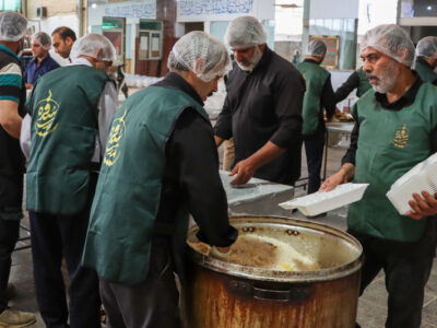 طبخ و توزیع ۱۱ هزار پرس غذای نذری ویژه نیازمندان