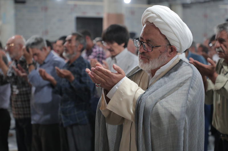 مراسم اقامه نماز عید قربان در حرم مطهر خواهر امام رضا علیهماالسلام در اصفهان برگزار شد
