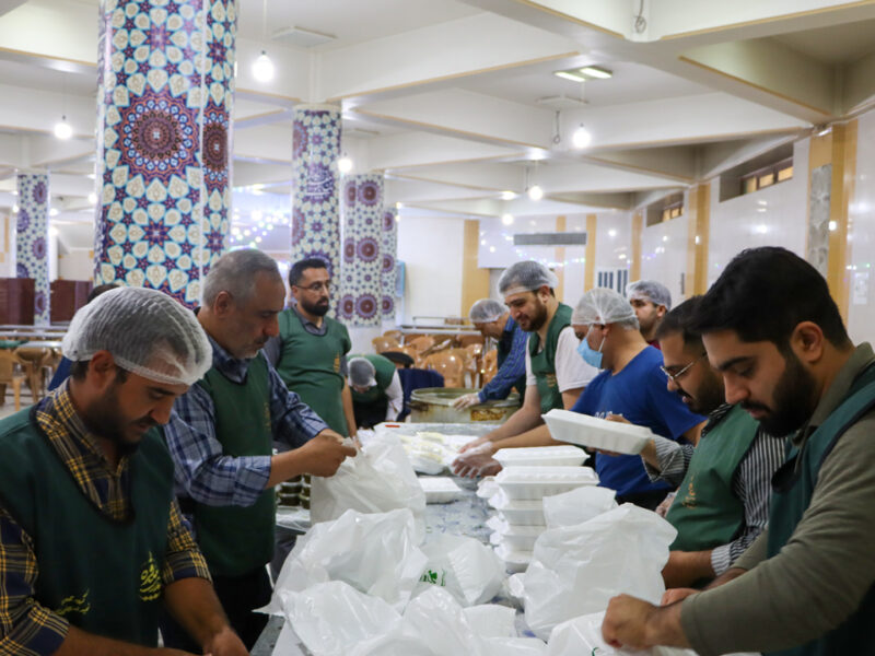 طبخ و توزیع ۲۳۰ هزار پرس غذا در تابستان در قالب طرح سفره پدری