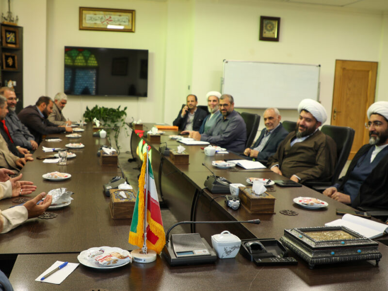 نشست هم‌افزایی مدیران فرهنگی بقاع متبرکه در حرم خواهر خورشید برگزار شد