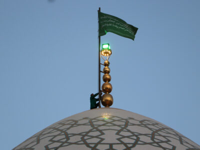 آئین جاروکشی و تعویض پرچم حرم حضرت زینب(س) برگزار شد